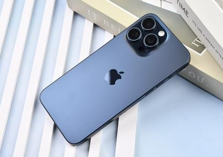 海安苹果维修点分享iPhone 15 Pro Max屏幕更换全新实操风险 